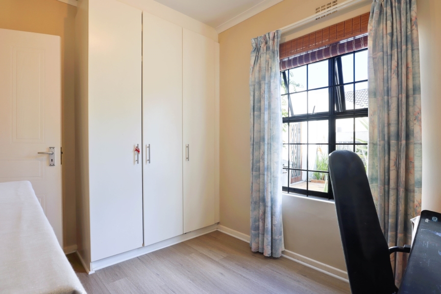 3 Bedroom Property for Sale in Sunningdale Western Cape